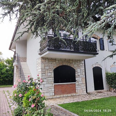 Il Capriccio Di Silvia Villa Sirmione Exterior photo